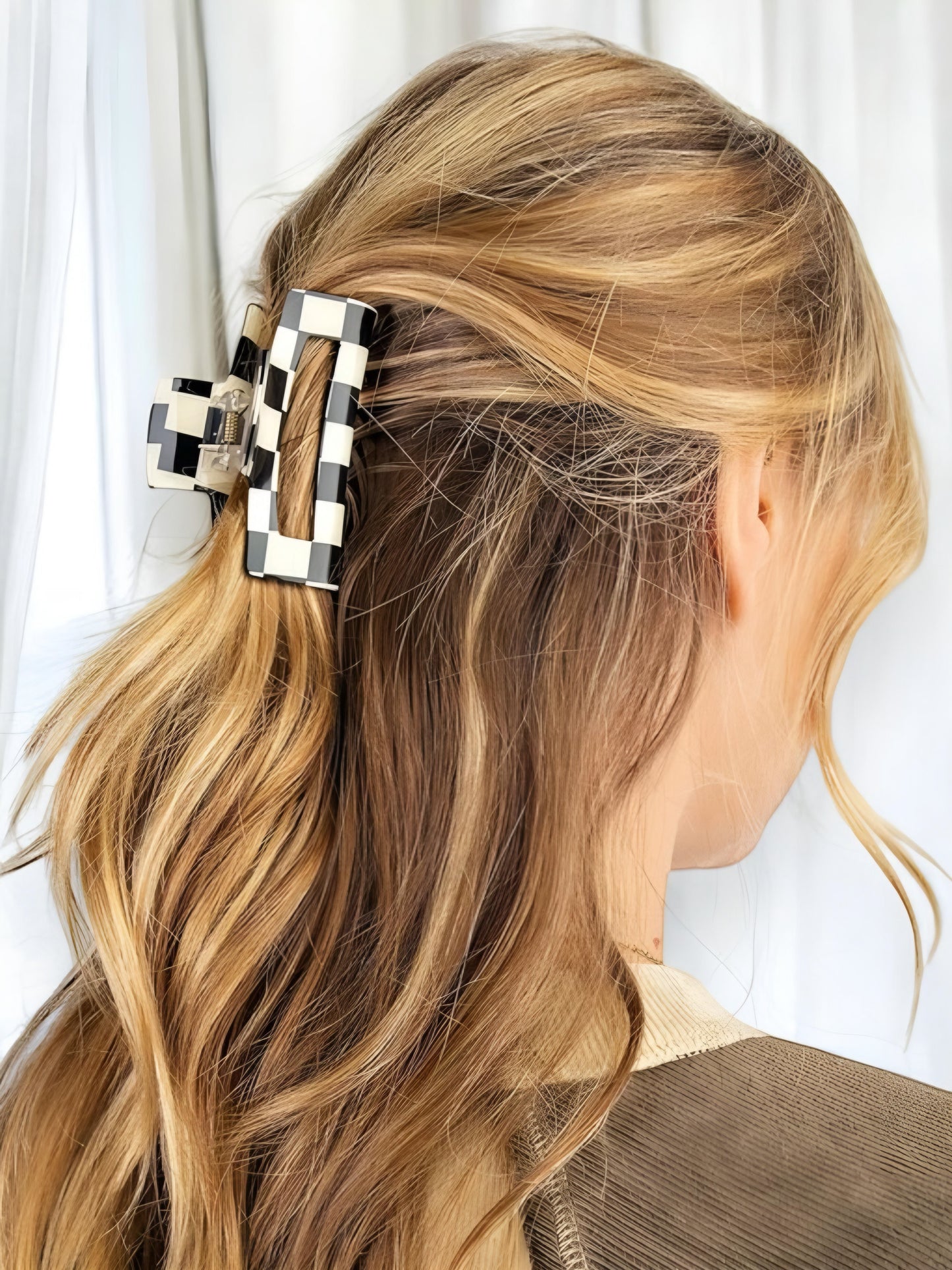 CHECKERBOARD LARGE CLAW CLIP