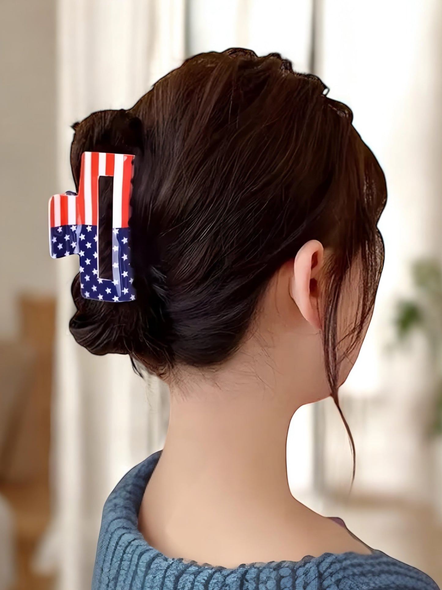 MEDIUM AMERICAN FLAG CLAW CLIP