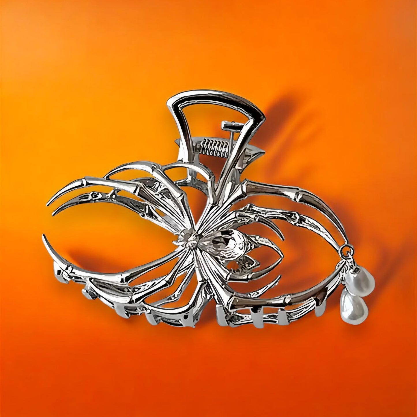 METAL SPIDER PEARL CLAW CLIP