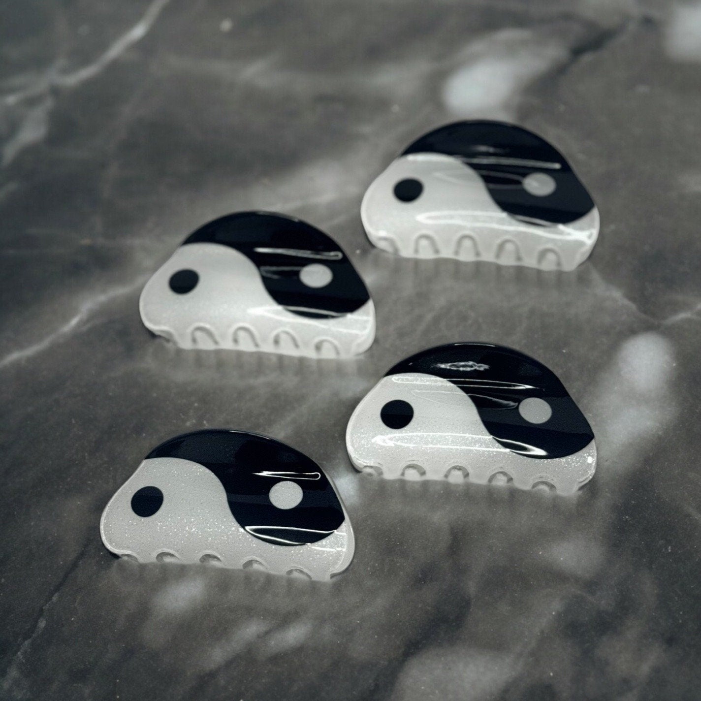 YIN-YANG ACETATE CLAW CLIPS