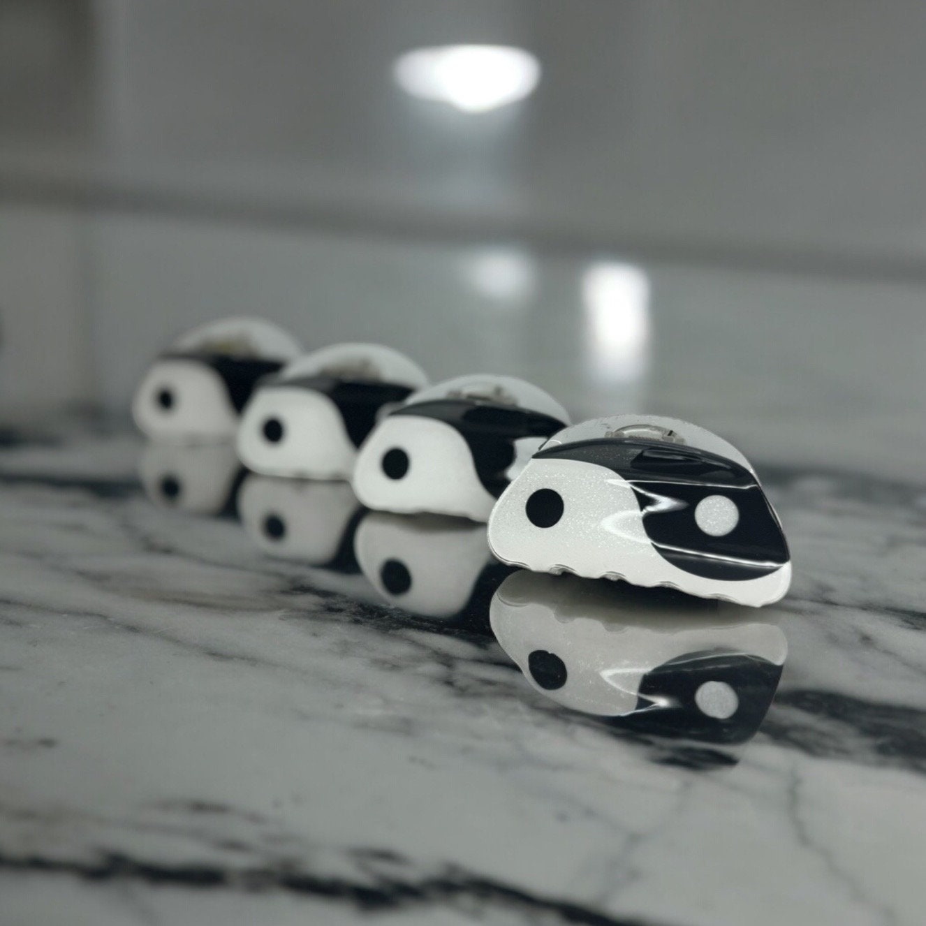 YIN-YANG ACETATE CLAW CLIPS