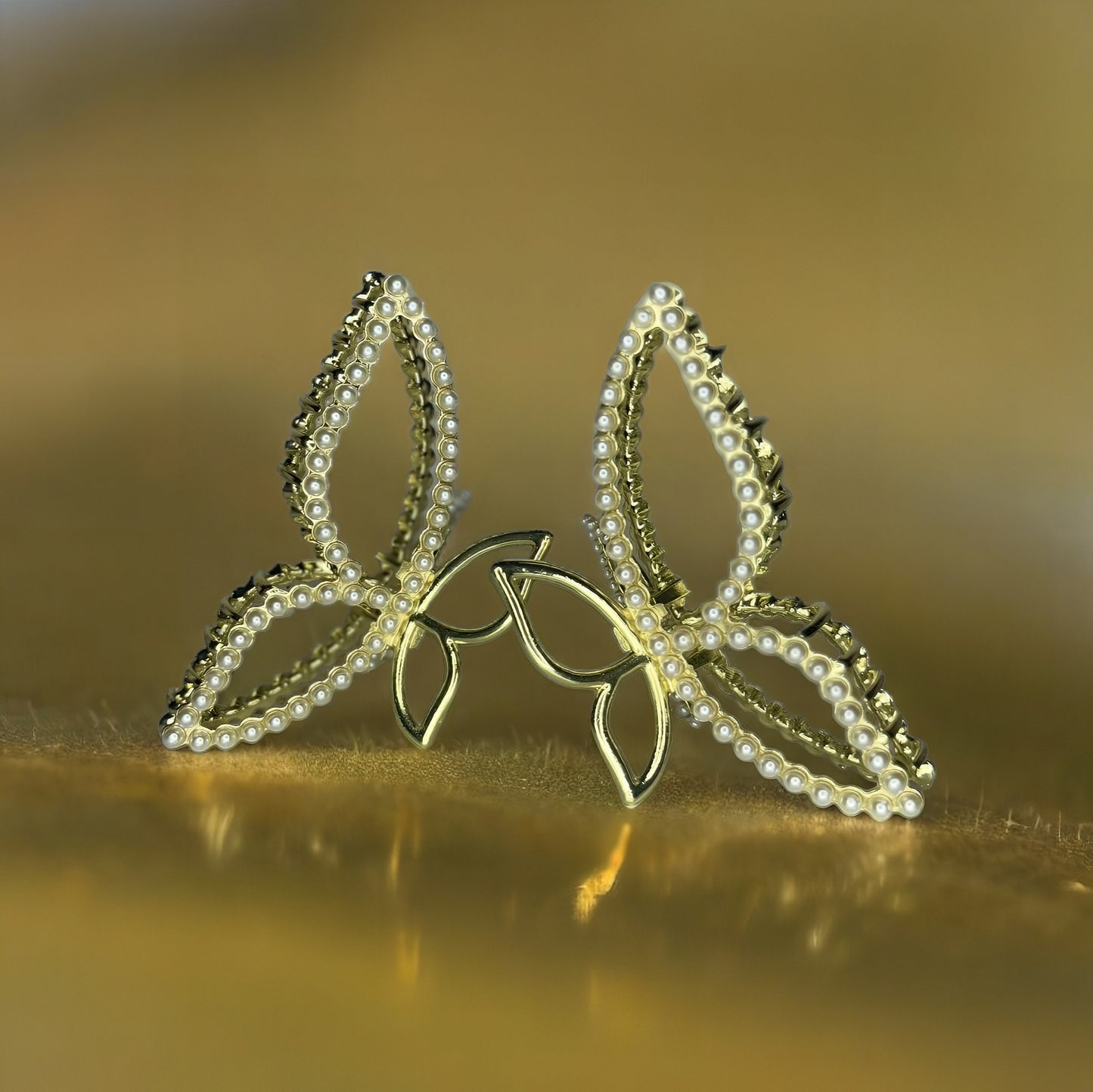 PEARL BUTTERFLY CLAW CLIPS