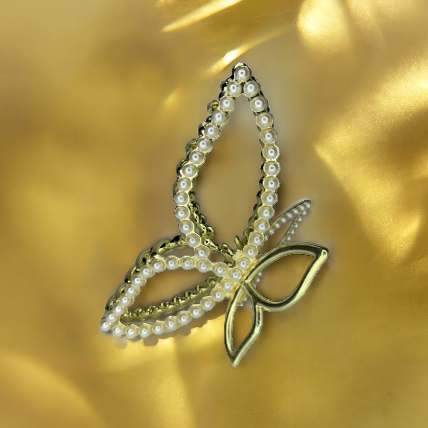 PEARL BUTTERFLY CLAW CLIPS