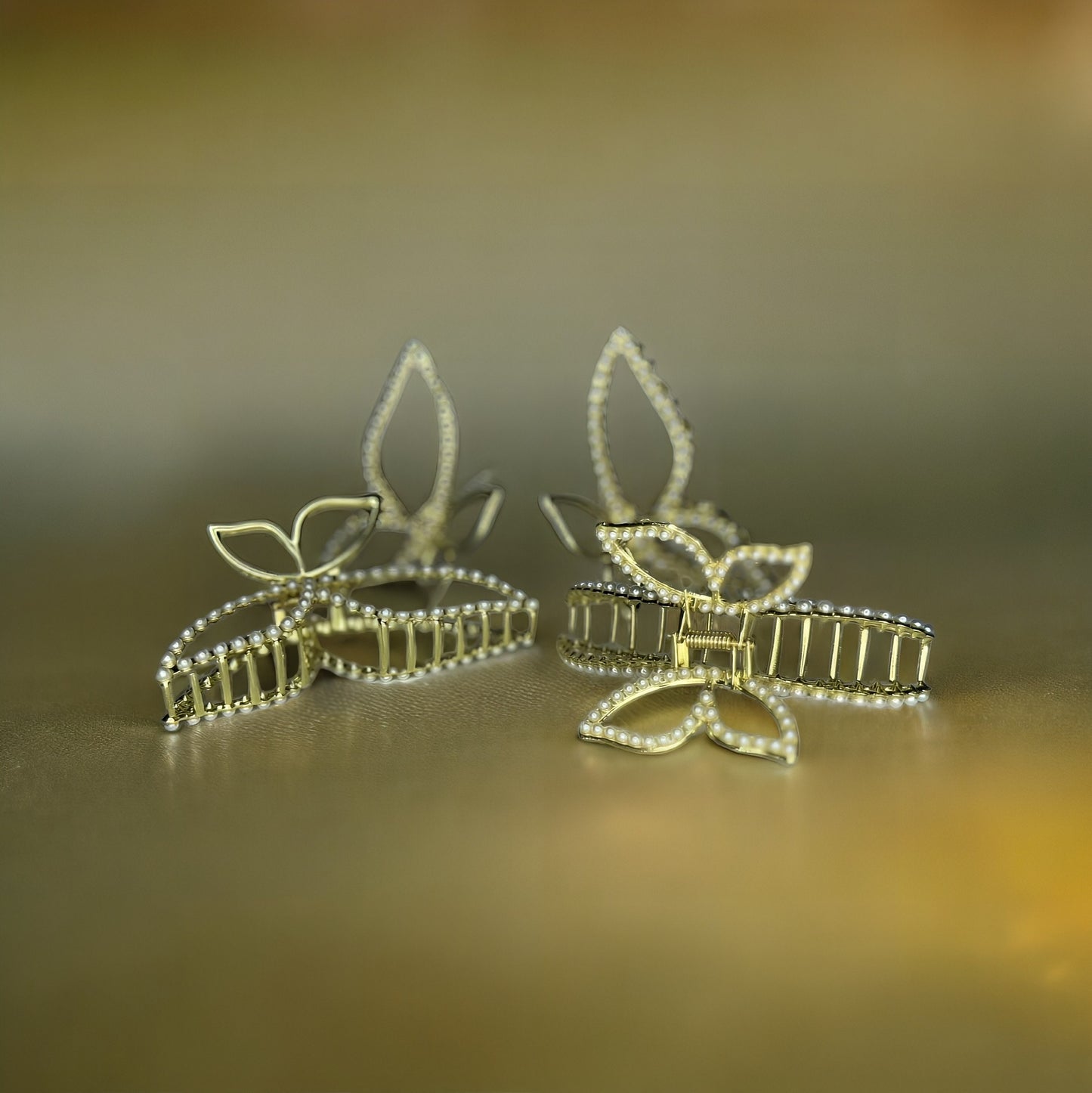 PEARL BUTTERFLY CLAW CLIPS