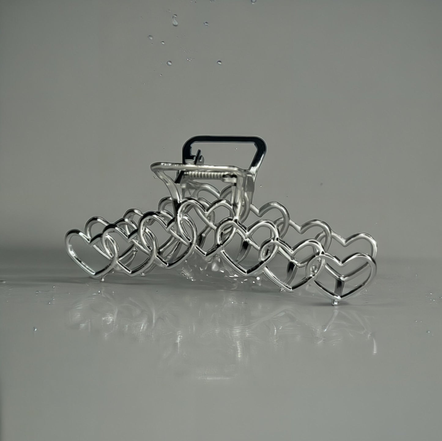 METAL HEARTS CLAW CLIP