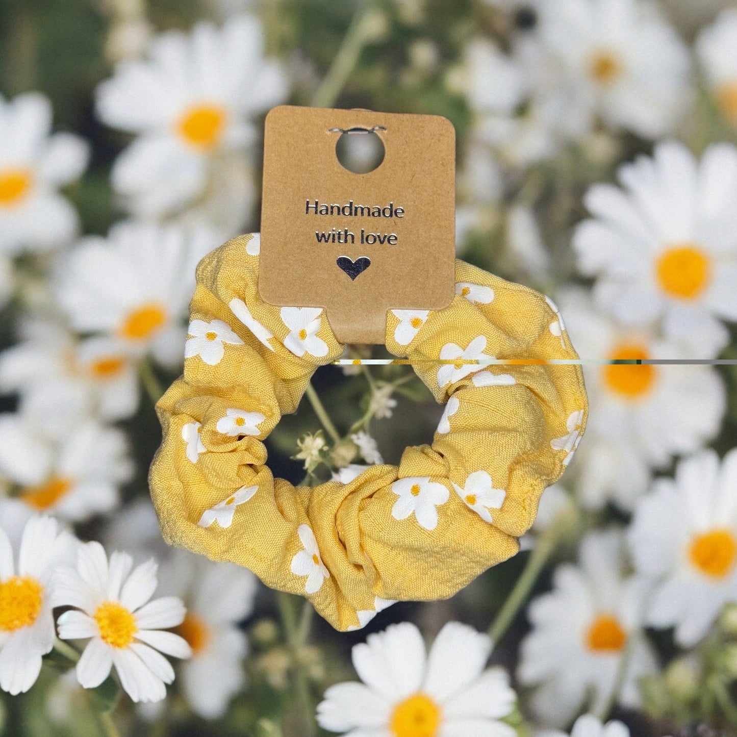 DAISY PRINT SCRUNCHIES