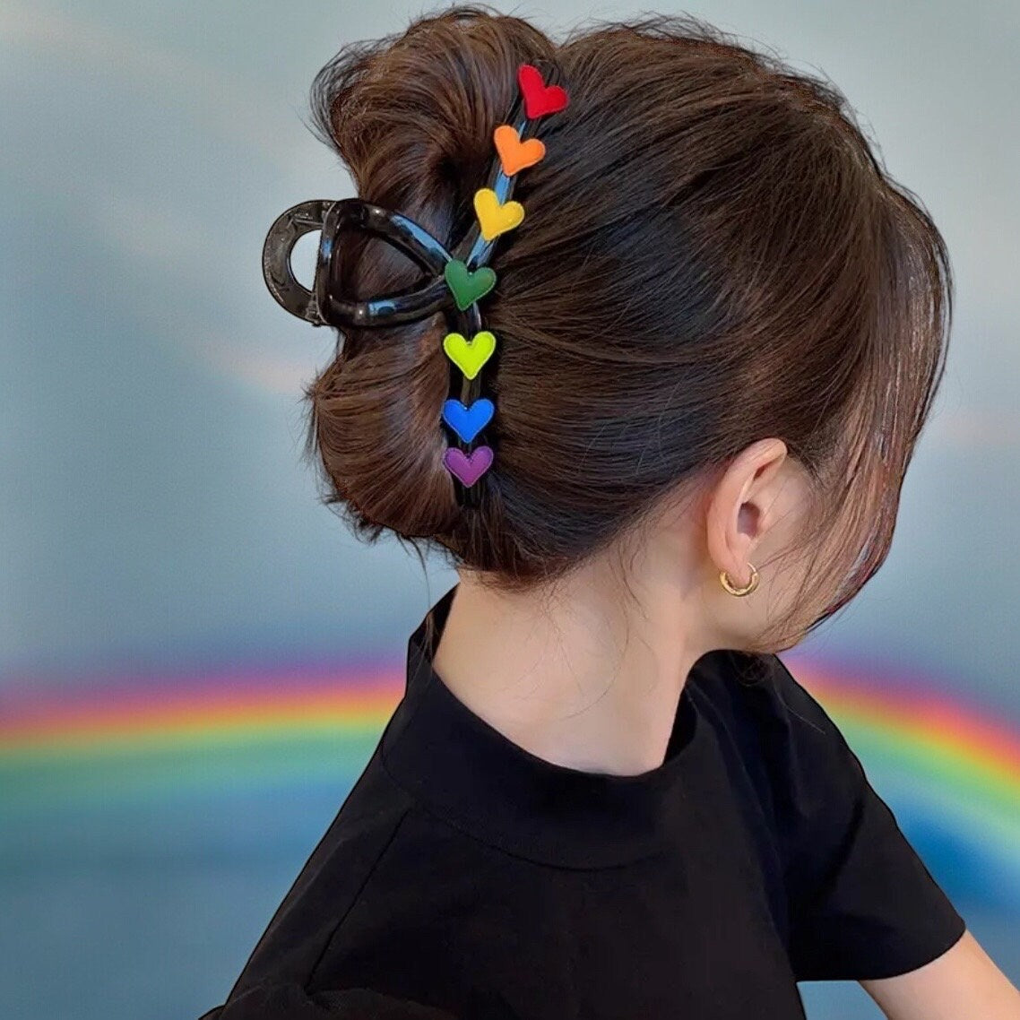 PRIDE HEARTS RAINBOW CLAW CLIP BLACK