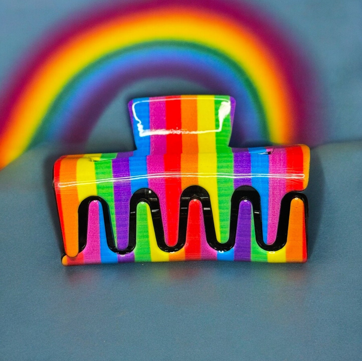 MINI PRIDE RAINBOW PRINT CLAW CLIP