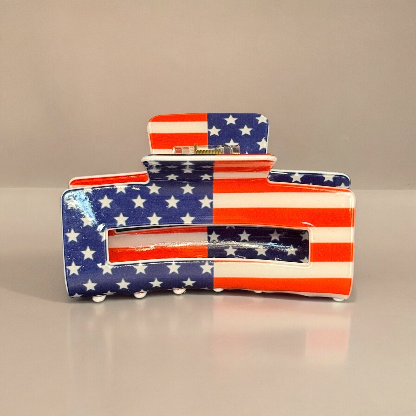 MEDIUM AMERICAN FLAG CLAW CLIP