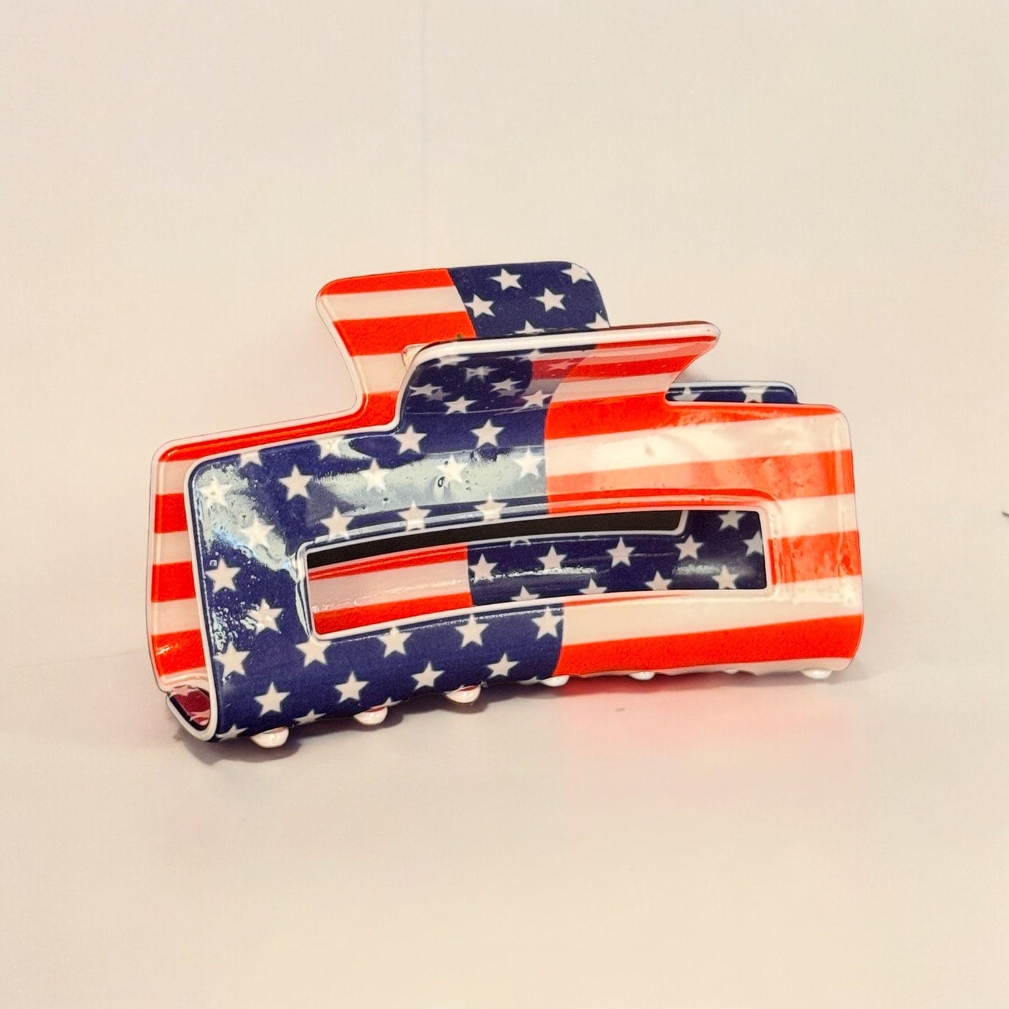 MEDIUM AMERICAN FLAG CLAW CLIP