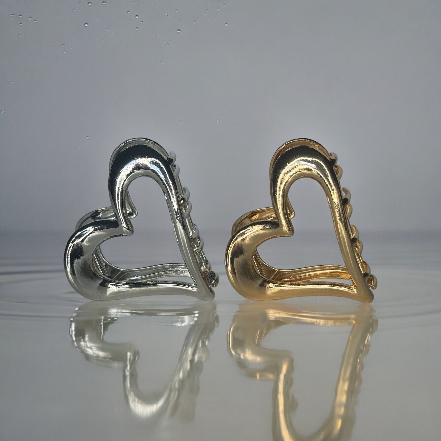 SINGLE METAL HEART CLAW CLIP