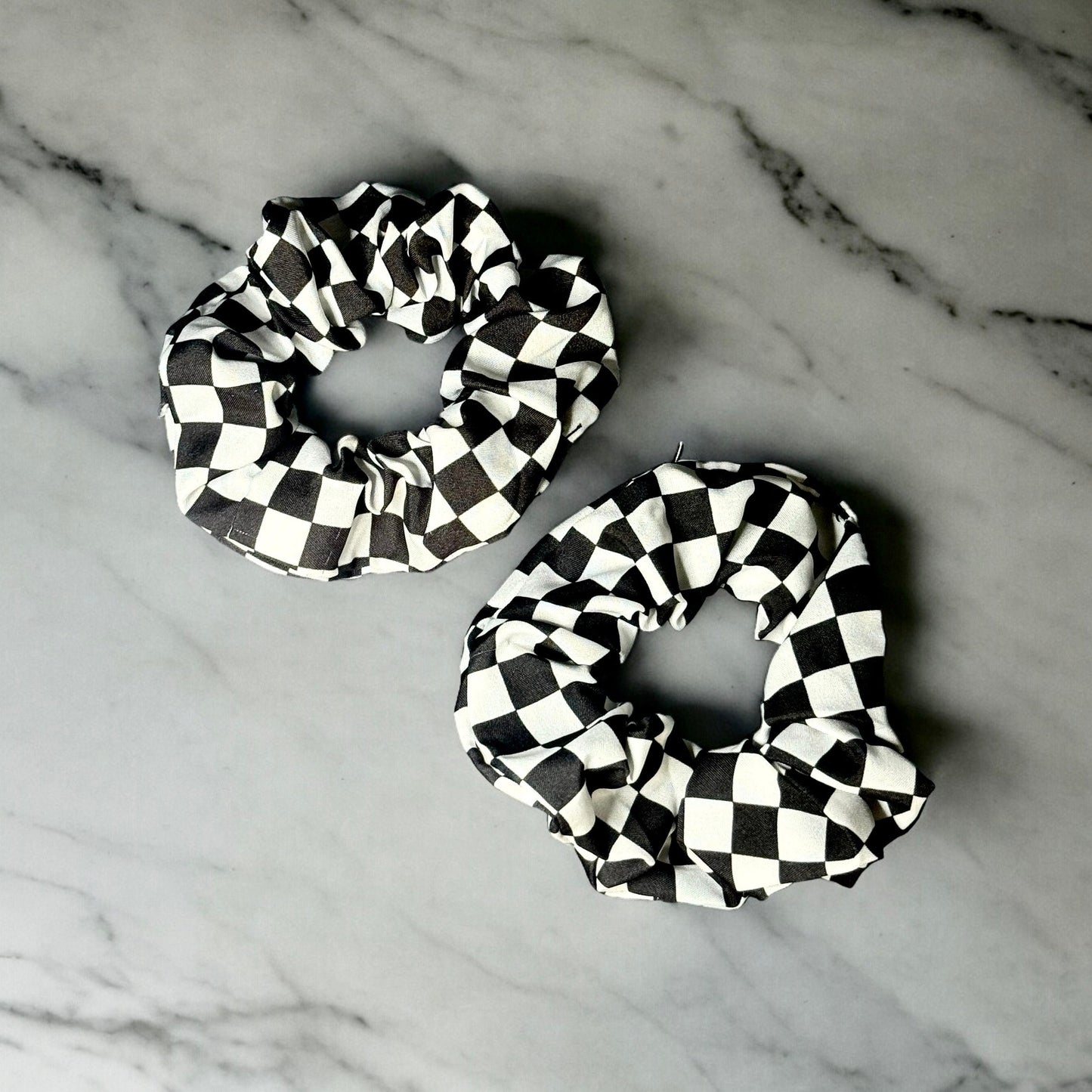 CHECKERBOARD HAIR SCRUNCHIES