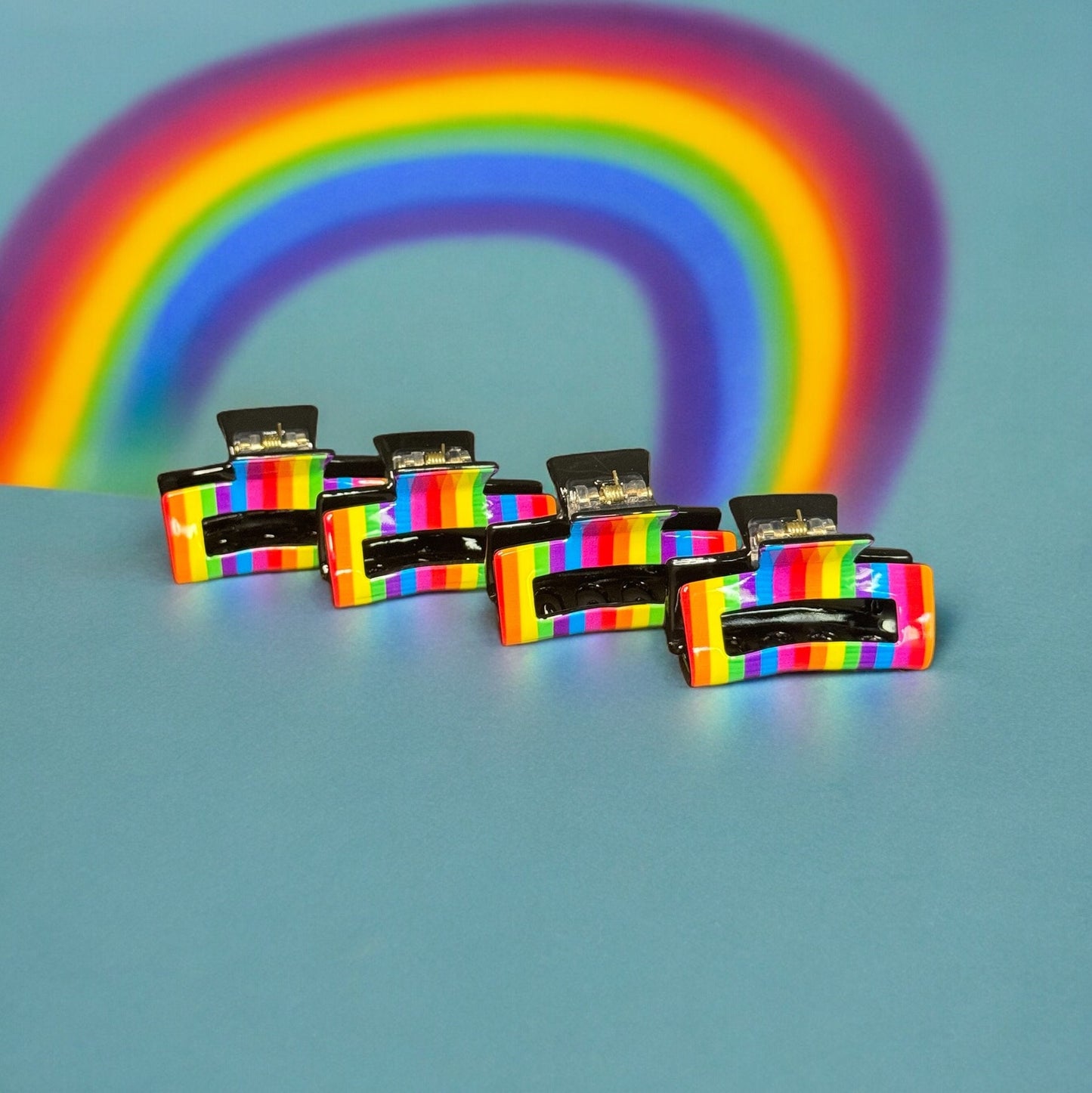 MINI PRIDE RAINBOW PRINT CLAW CLIP