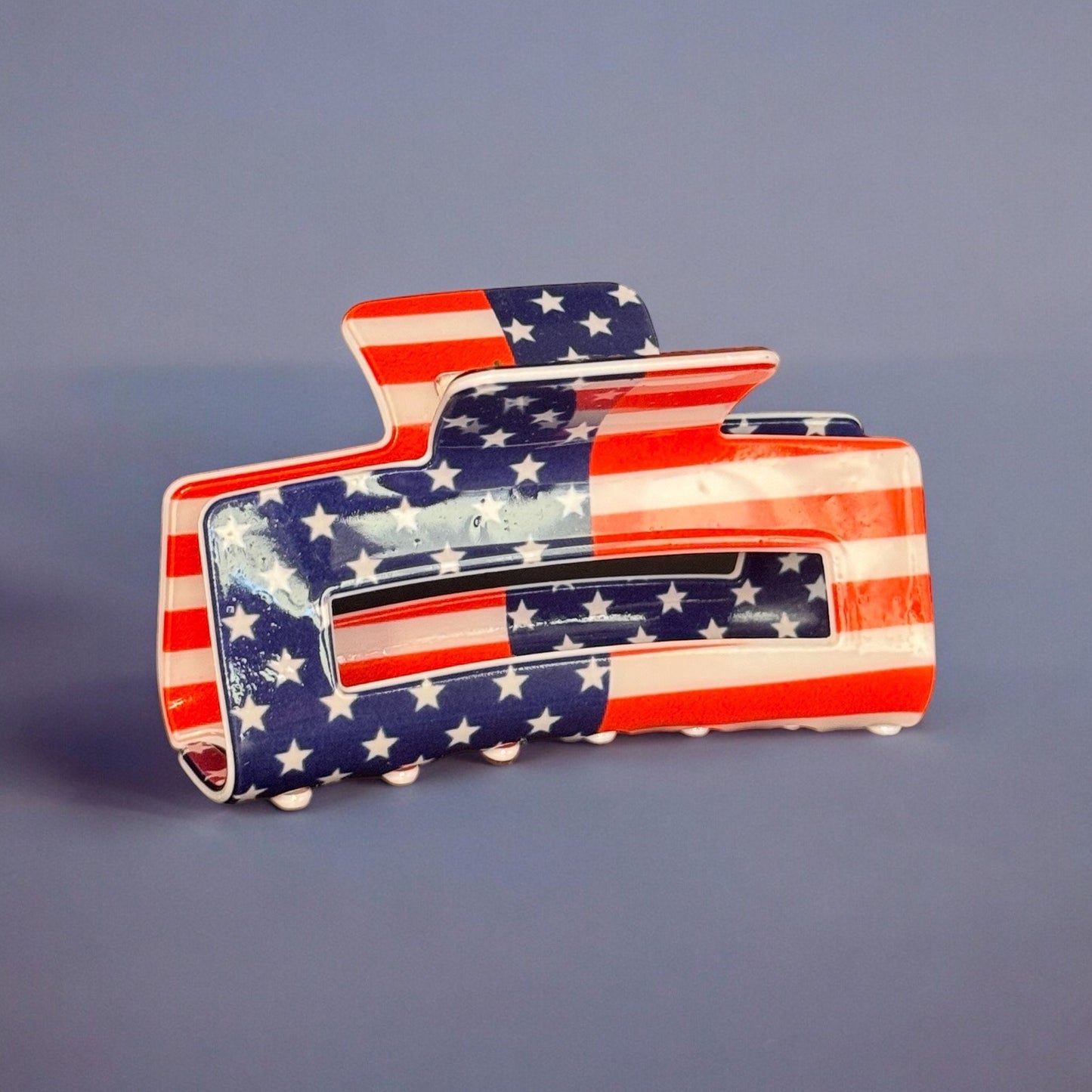 MEDIUM AMERICAN FLAG CLAW CLIP