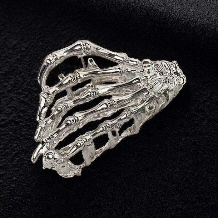 METAL SKELETON HAND CLAW CLIP