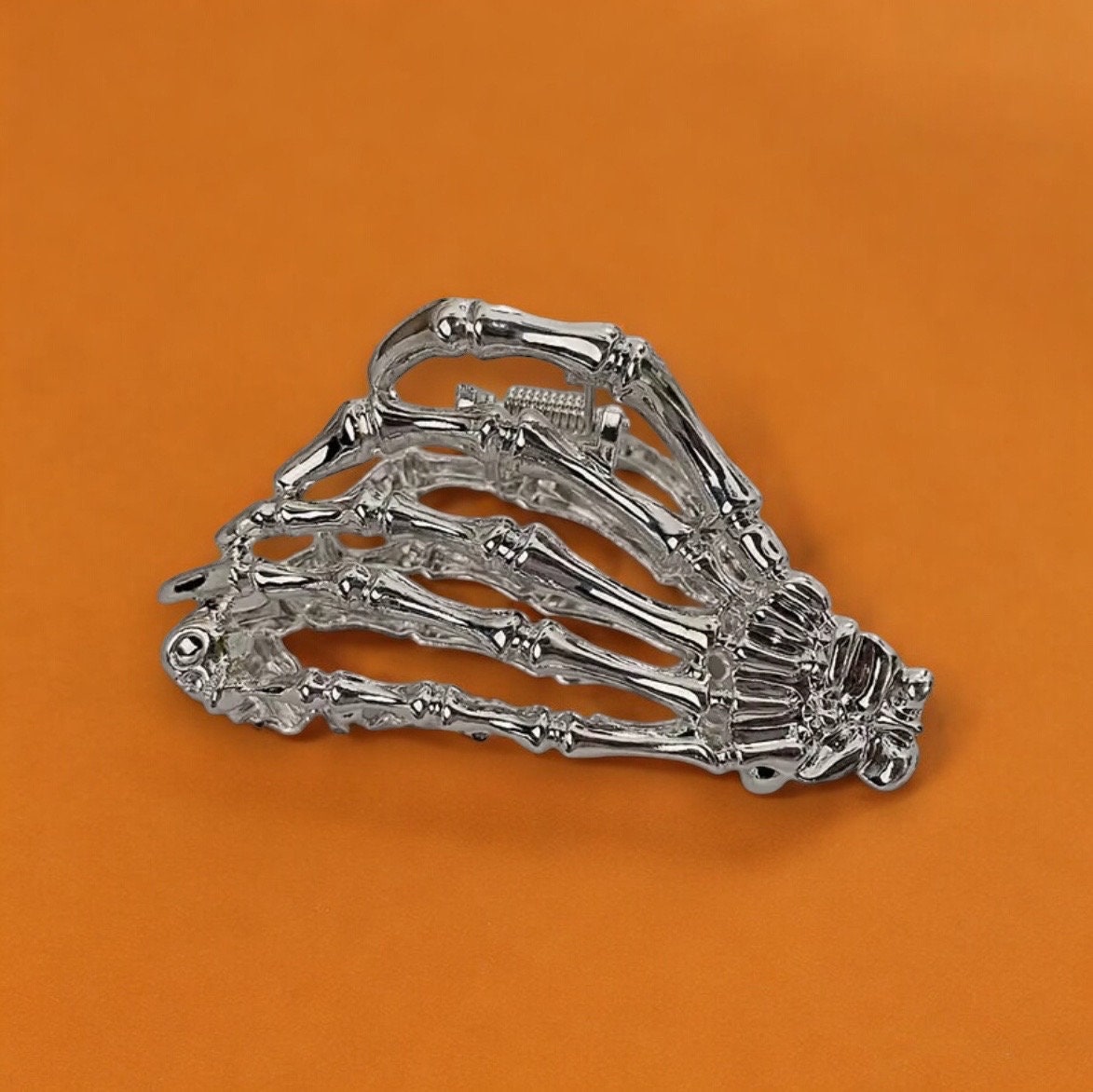 METAL SKELETON HAND CLAW CLIP