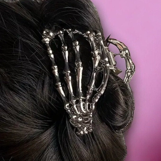 METAL SKELETON HAND CLAW CLIP