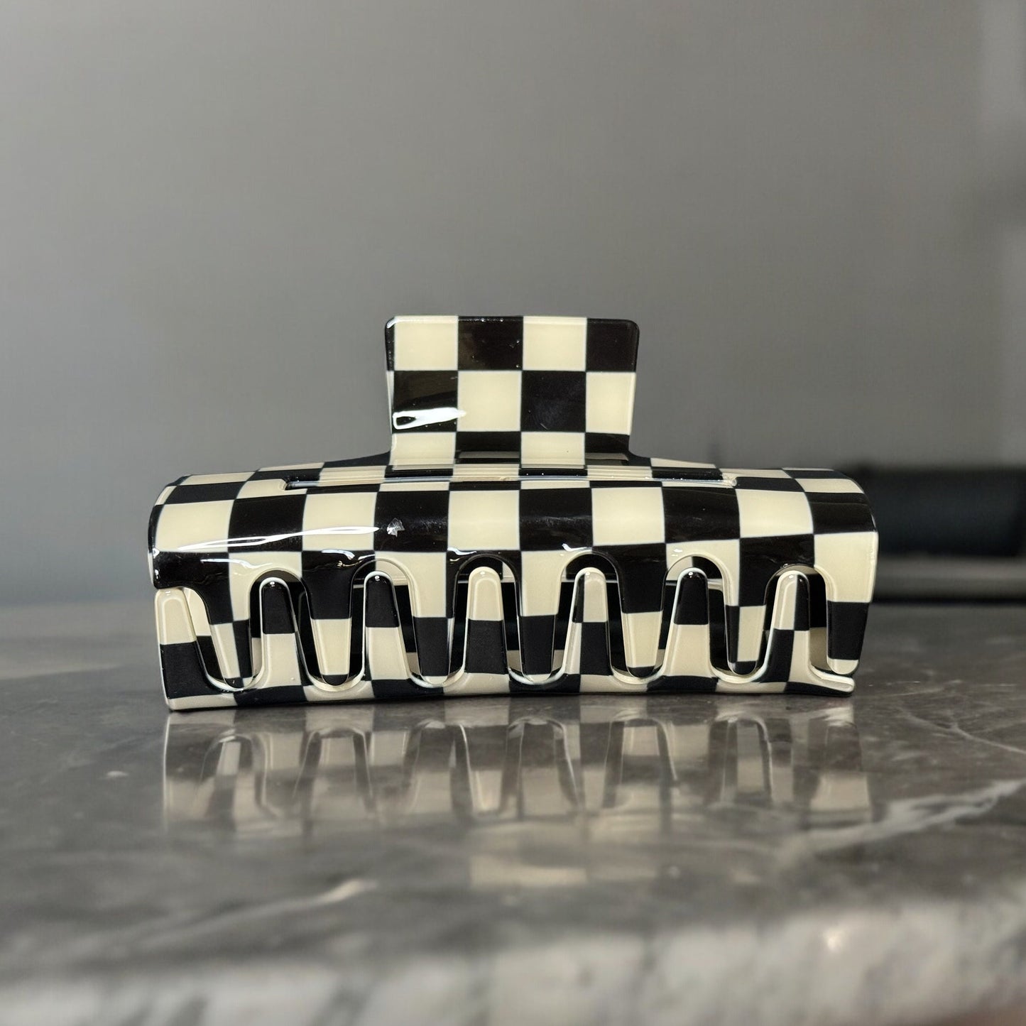 CHECKERBOARD LARGE CLAW CLIP