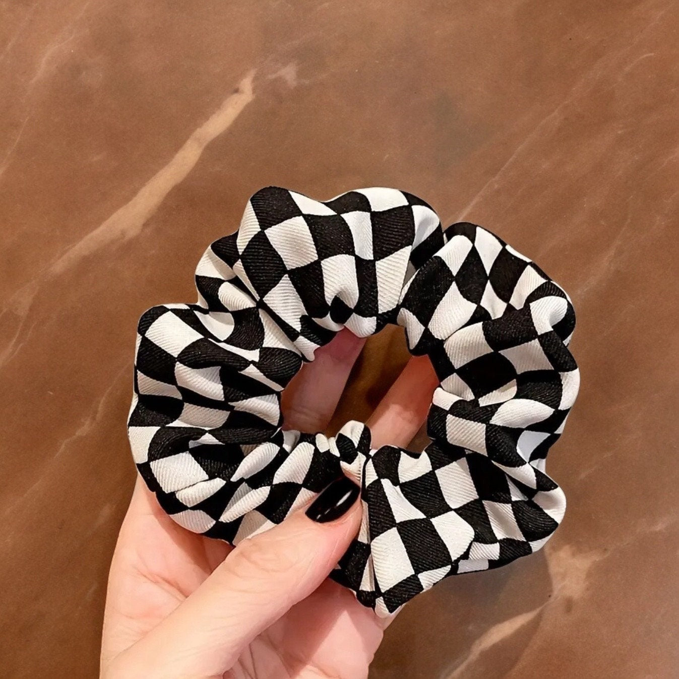 CHECKERBOARD HAIR SCRUNCHIES