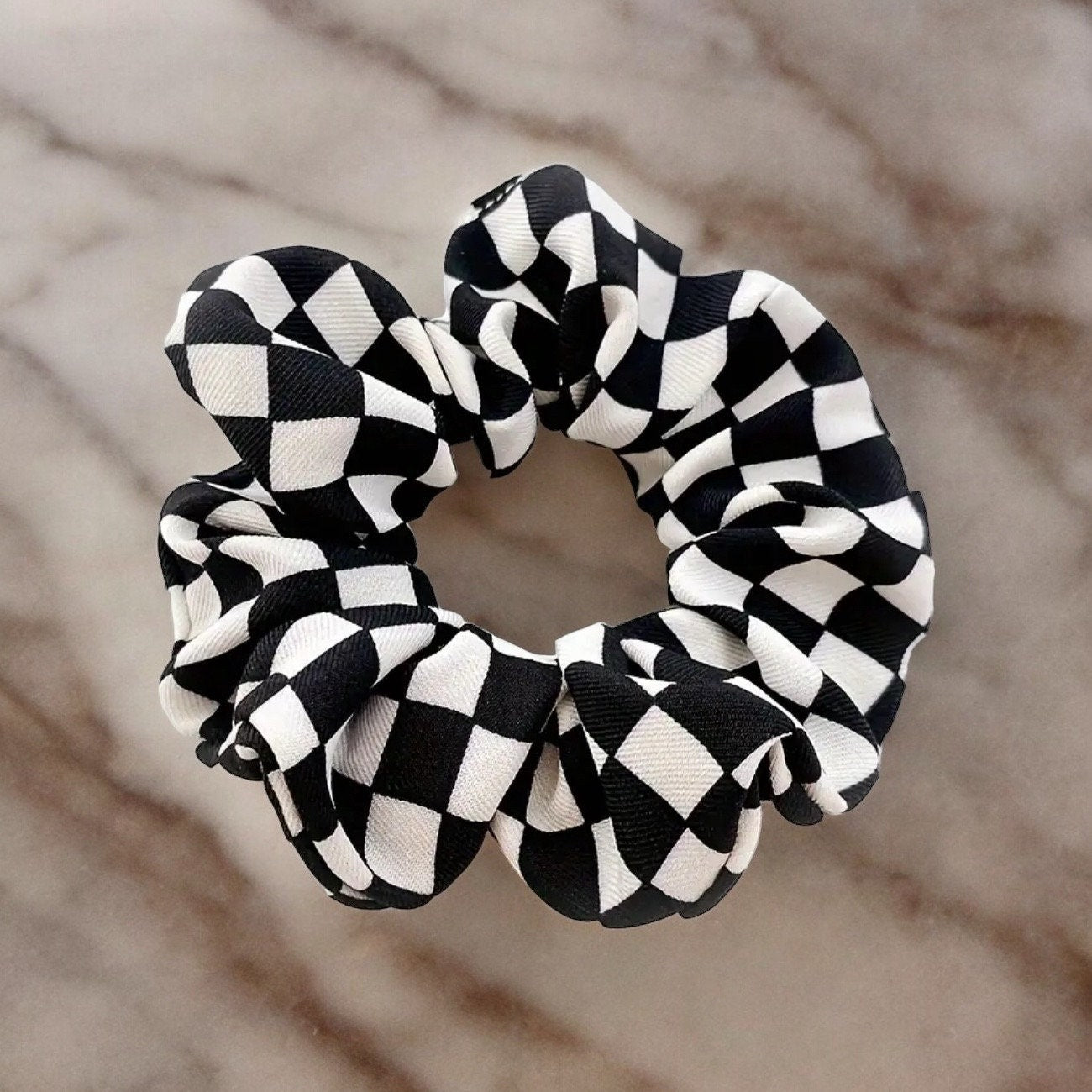 CHECKERBOARD HAIR SCRUNCHIES