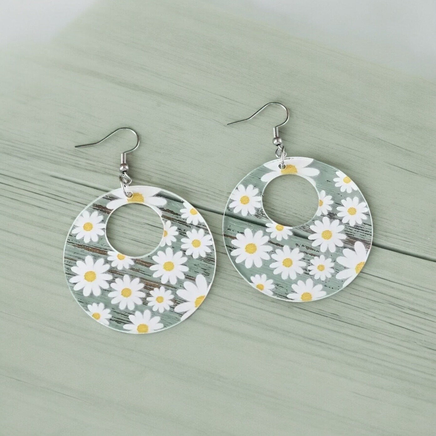 CLEAR ACRYLIC DAISY PRINT EARRINGS