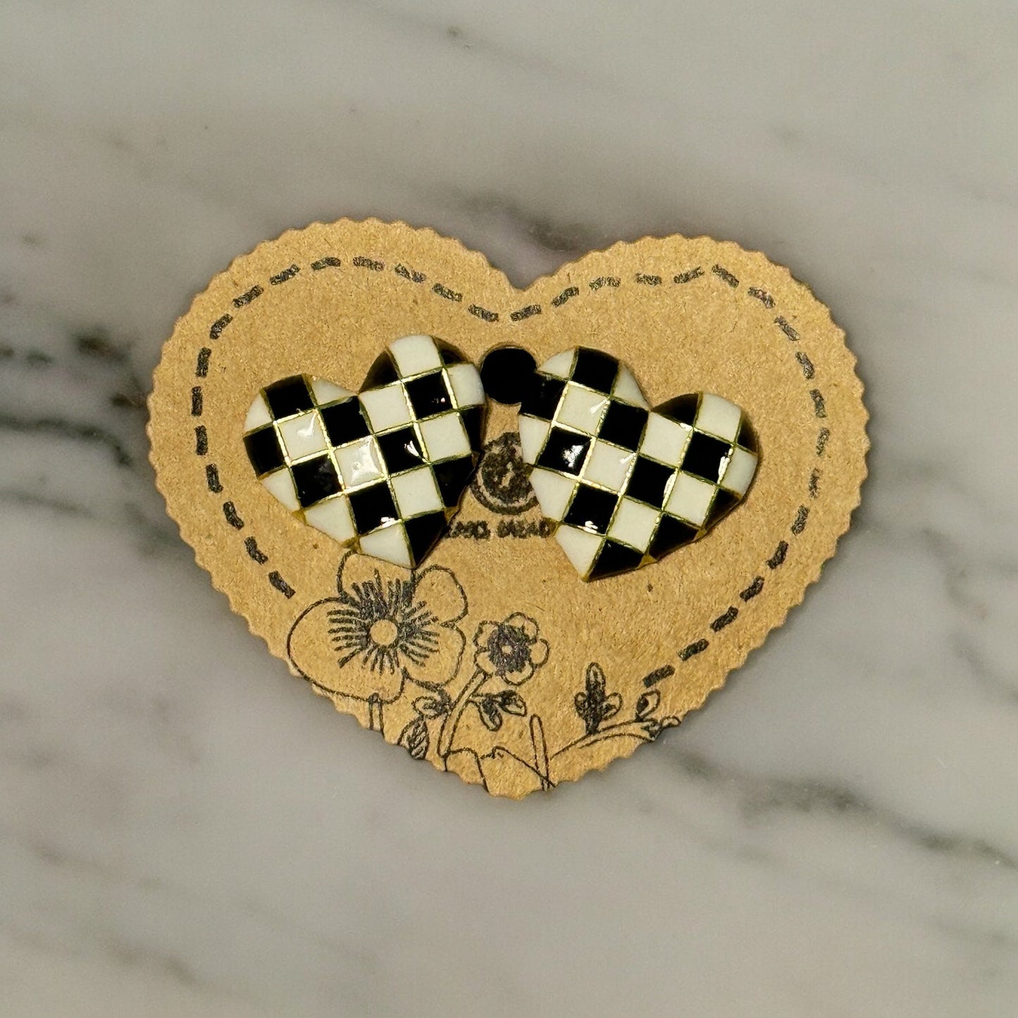 CHECKERBOARD HEART SHAPED STUD EARRINGS