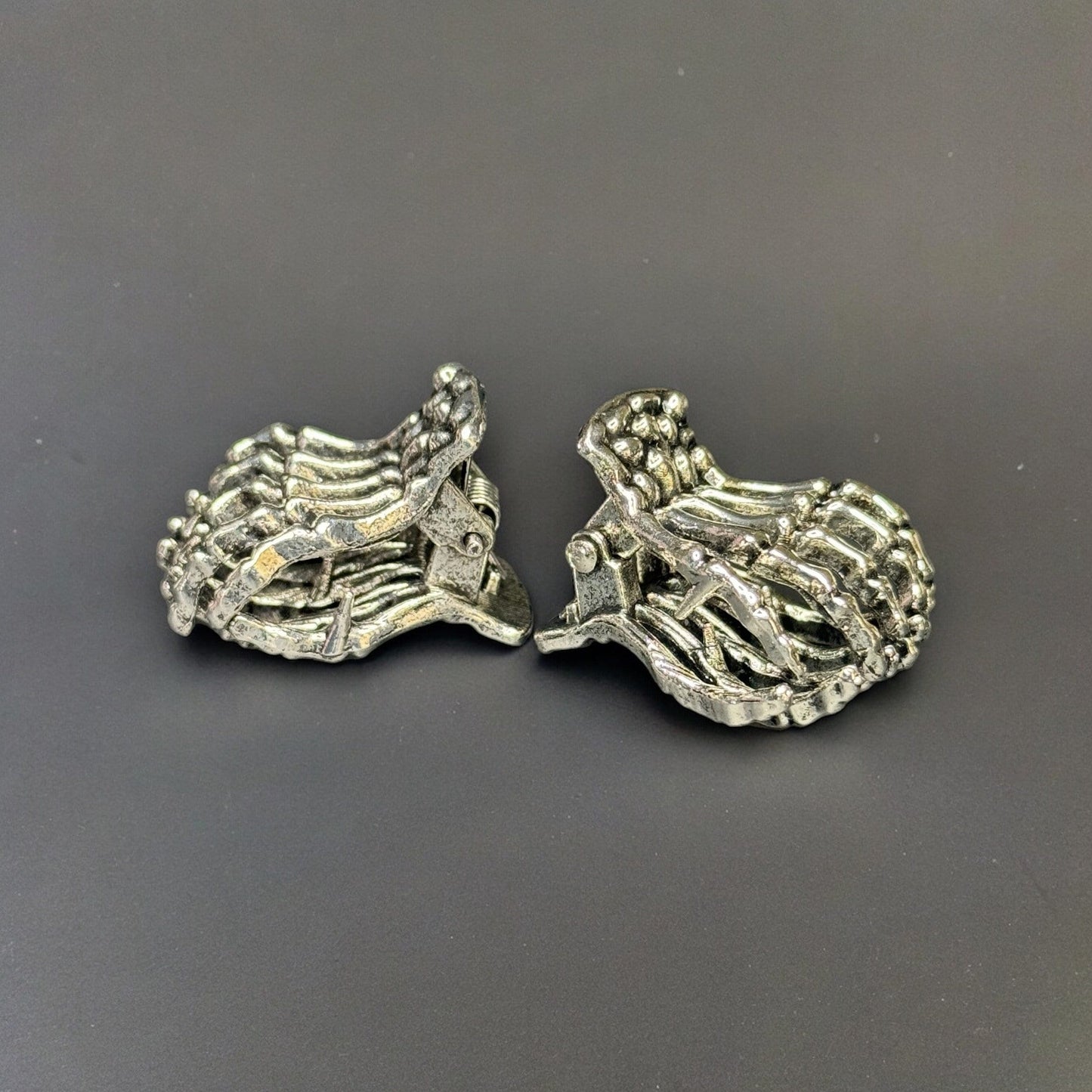 MINI SILVER SKELETON HAND CLAW CLIPS