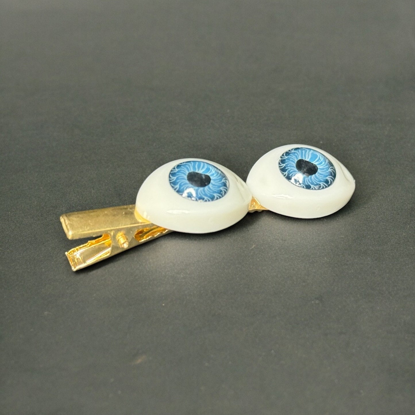 EYEBALL HAIR BARRETTES