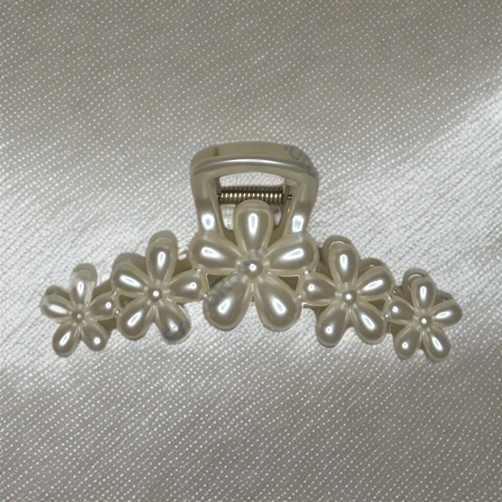 PEARL FLOWER CLAW CLIP