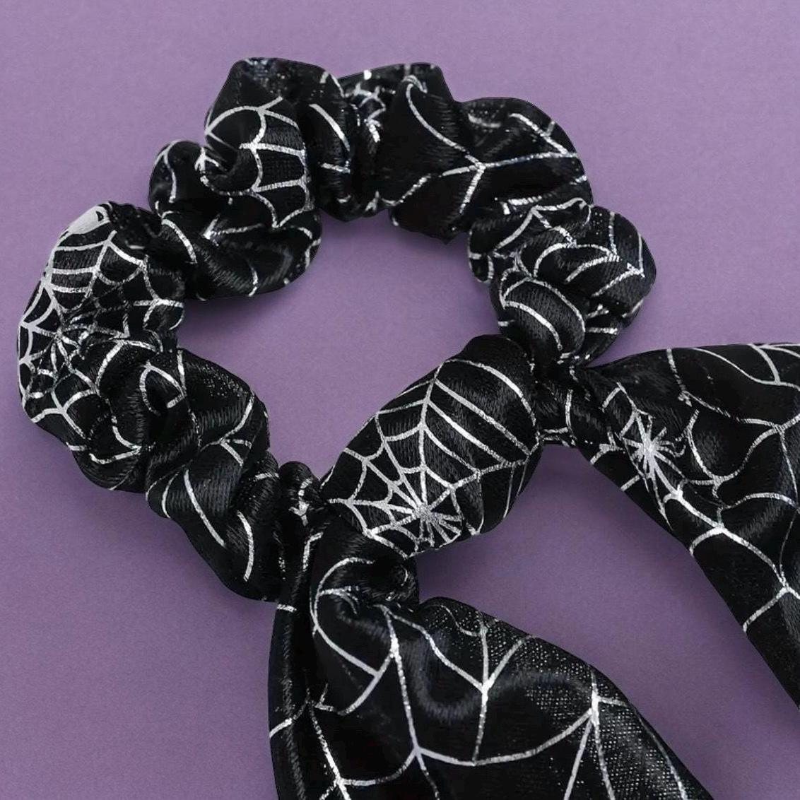 SPIDERWEB BOW SCRUNCHIE